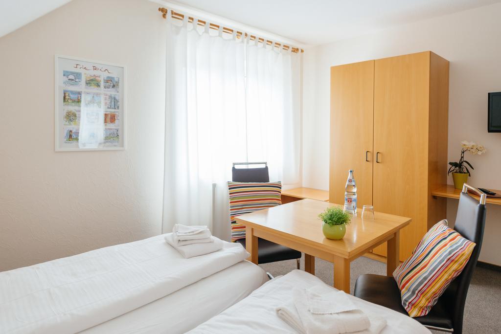 Hünfeld Hotel Rhoenhof מראה חיצוני תמונה